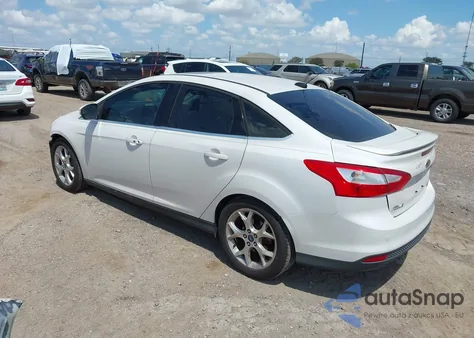 2013 Ford Focus Titanium z USA, uszkodzony, nr VIN 1FADP3J28DL163567